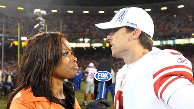 Fox's Pam Oliver interviews Giants' kicker Lawrence Tynes